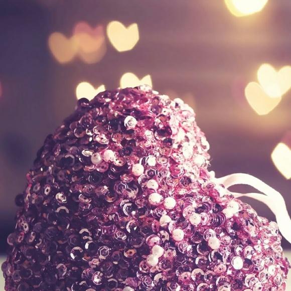 Meet your Posher, Domenique - Picture 2 of 3